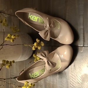 Kensie Girl Cream Heels with Bow